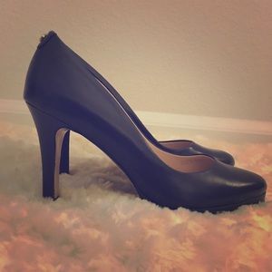 Tahari Navy Blue Pumps